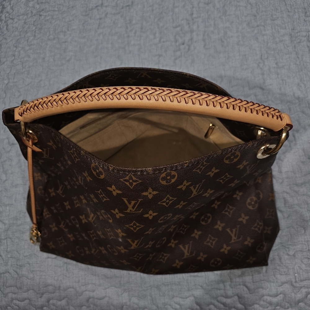 Louis Vuitton Artsy MM Monogram Hobo Bag, Read Description - Picture 8 of 16
